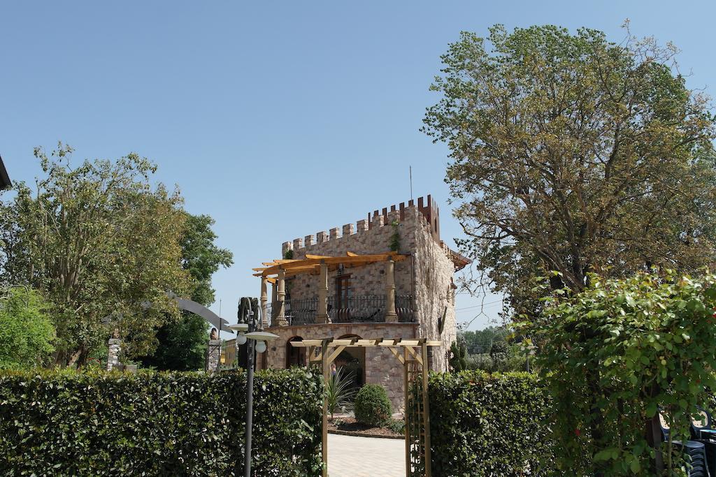 Bed and Breakfast Castello Dei Templari Lucca Exterior foto